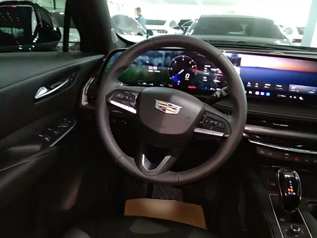 Cadillac XT4 — миниатюра 11