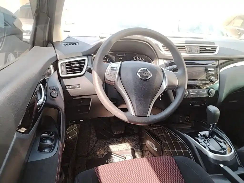 Nissan Qashqai — миниатюра 11