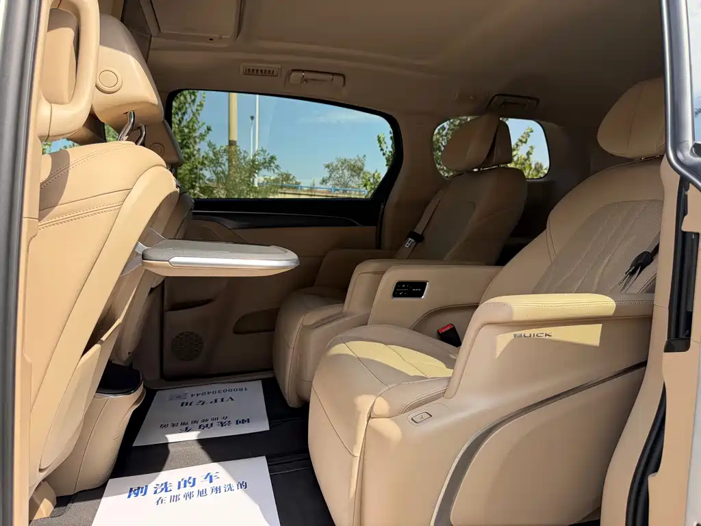 Buick GL8 Hybrid — миниатюра 9