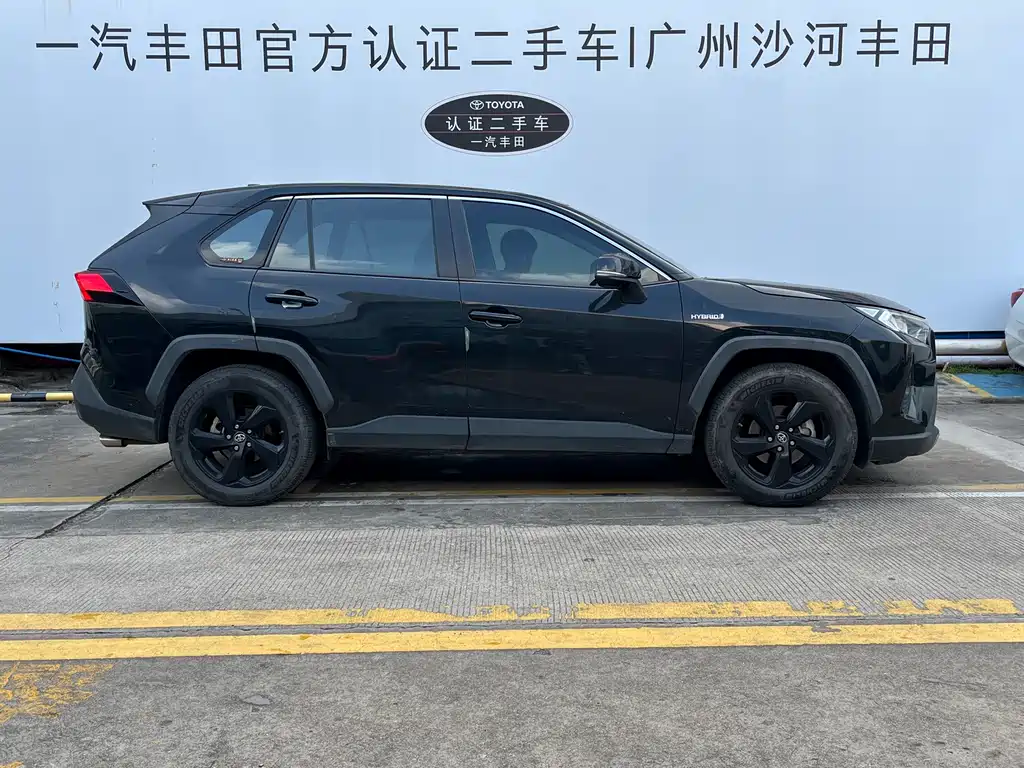 Toyota RAV4 — миниатюра 5
