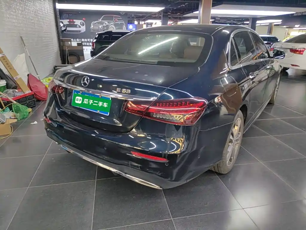 Mercedes-Benz E-Class — миниатюра 7