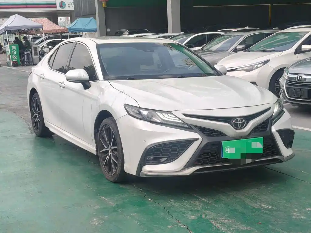 Toyota Camry — миниатюра 3