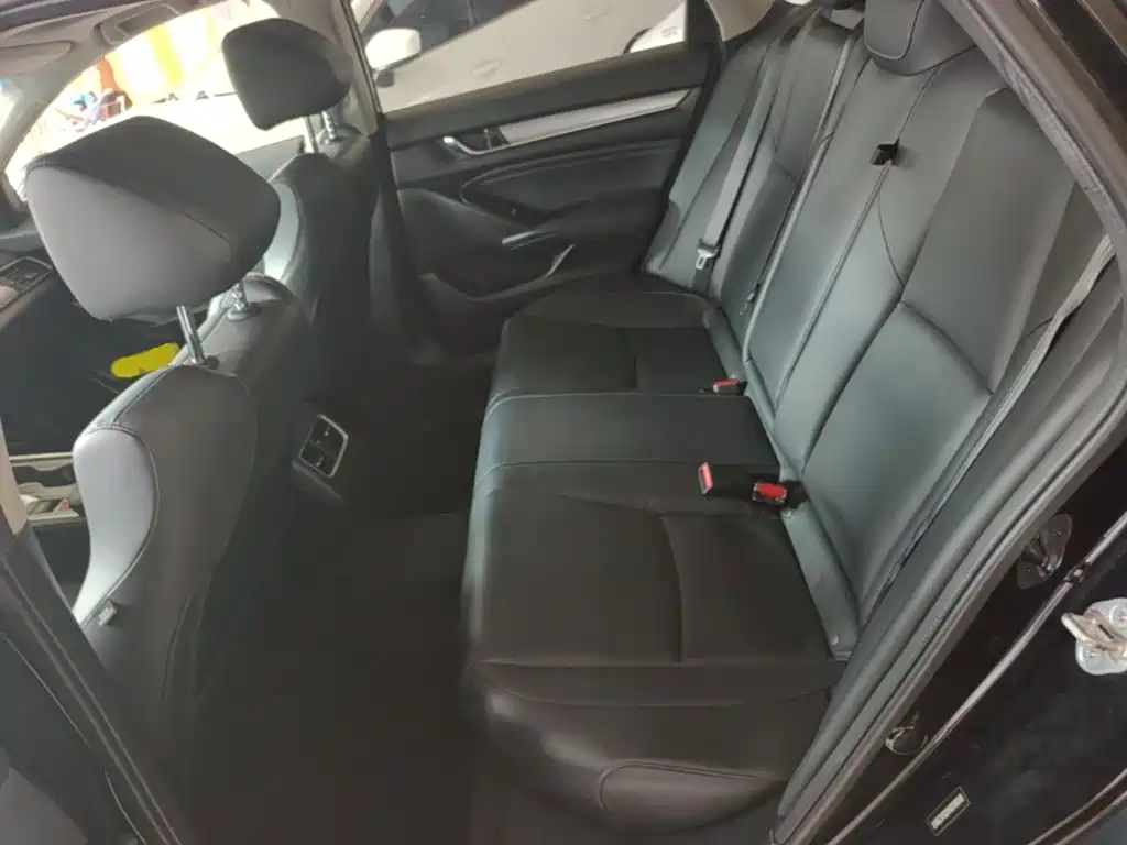 Honda Accord — миниатюра 17