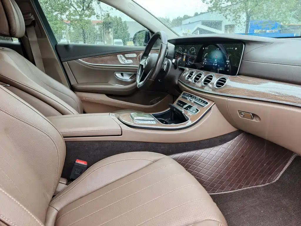 Mercedes-Benz E-Class — миниатюра 18
