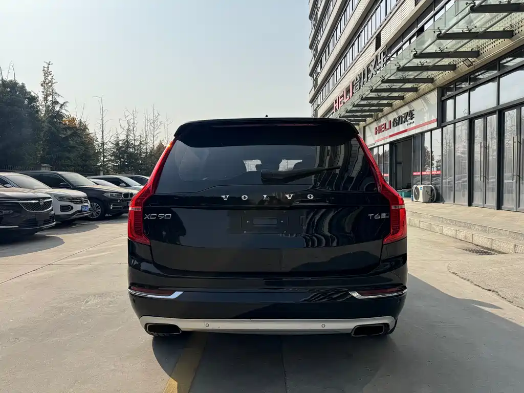 Volvo XC90 2017 T6 5 мест