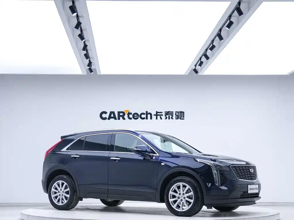 CADILLAC XT4