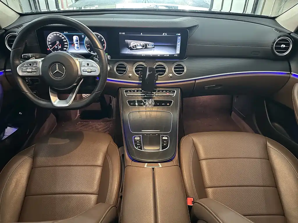 Mercedes-Benz E-Class — миниатюра 6