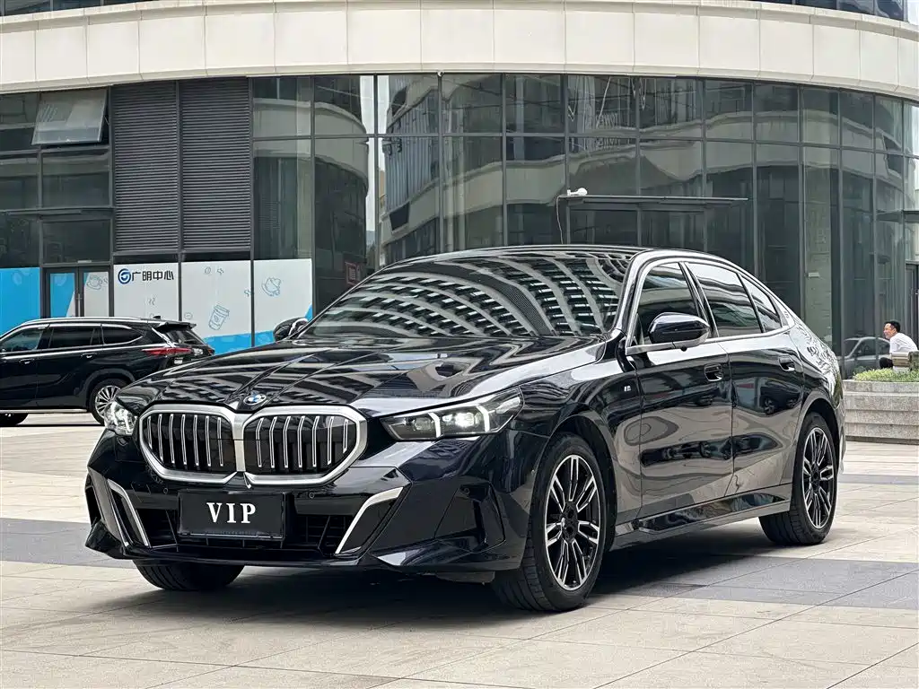 BMW 5 Series 2024