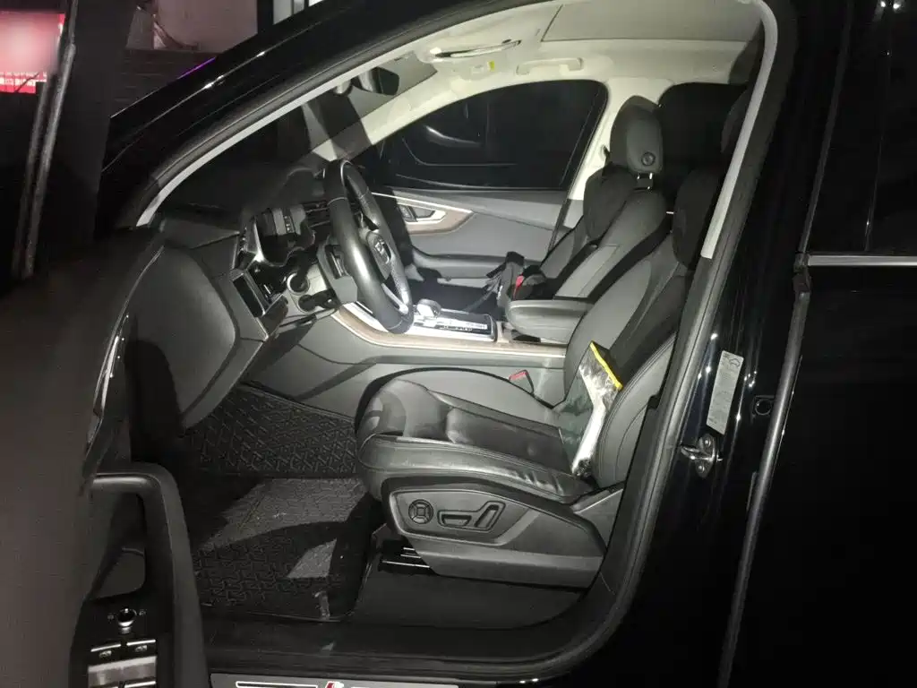 Audi Q7 — миниатюра 11