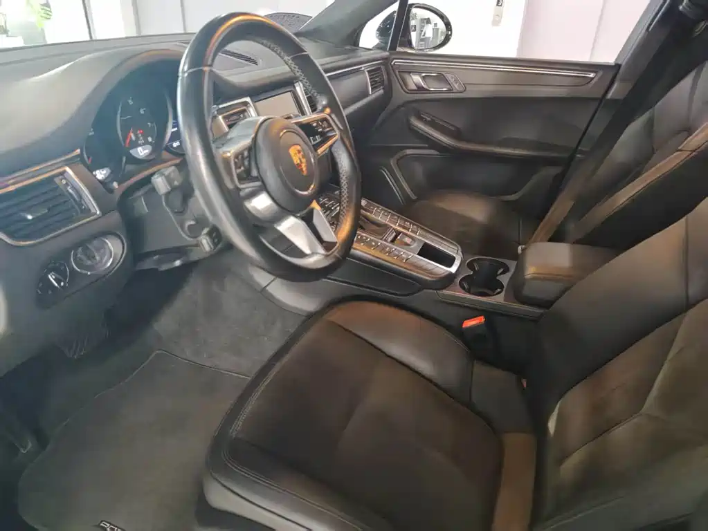 Porsche Macan — миниатюра 12