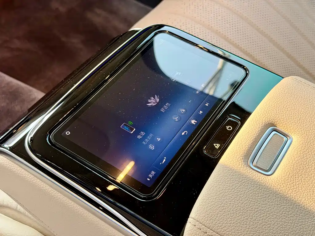 Mercedes-Benz S-Class — миниатюра 22