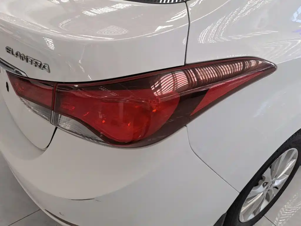 Hyundai Elantra Langdong — миниатюра 8