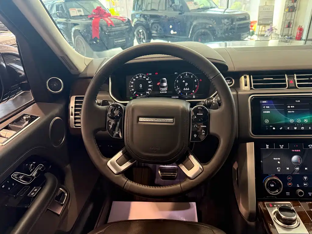 Land Rover Range Rover — миниатюра 11
