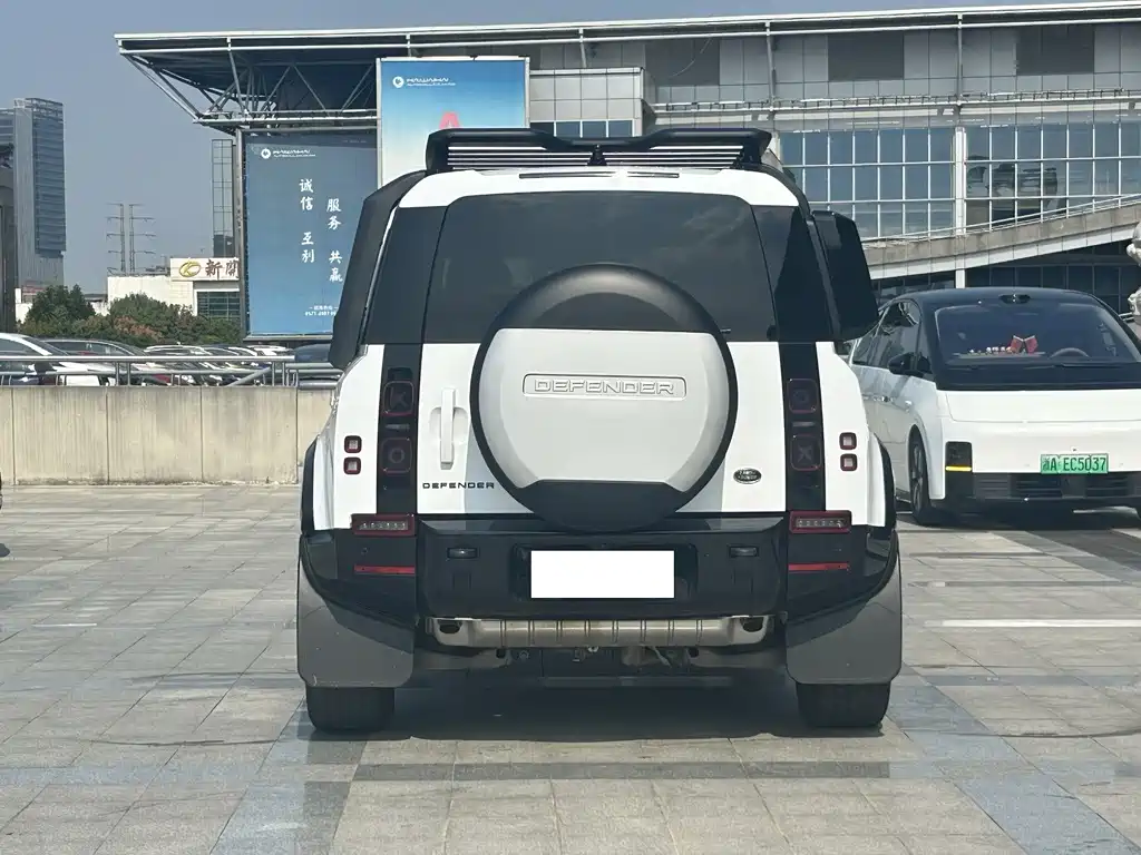 Land Rover Defender — миниатюра 6