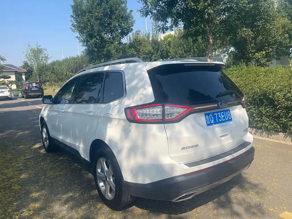 Ford Edge — миниатюра 8