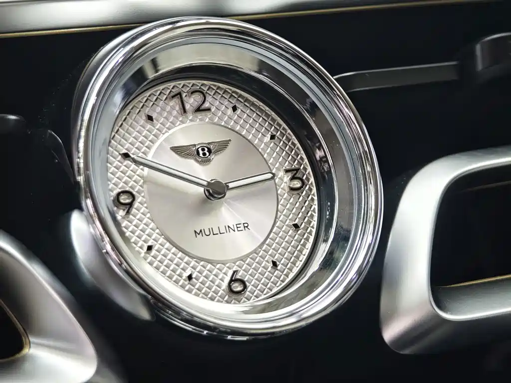 Bentley Flying Spur PHEV — миниатюра 10