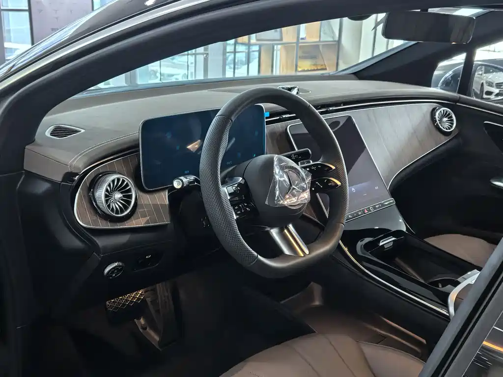 Mercedes-Benz EQE 2025 500 4MATIC