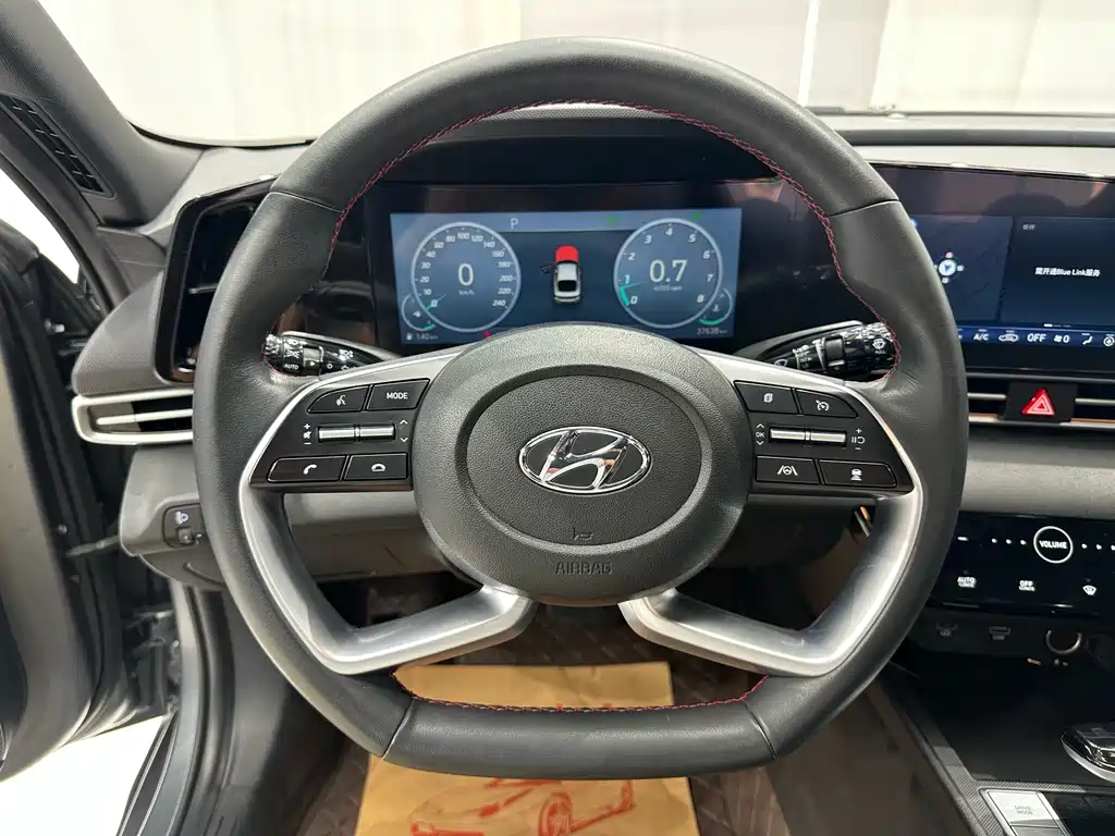 Hyundai Elantra — миниатюра 11