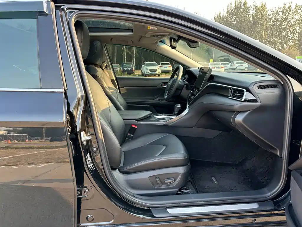 Toyota Camry — миниатюра 15