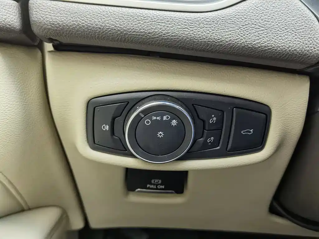 Lincoln MKZ — миниатюра 21