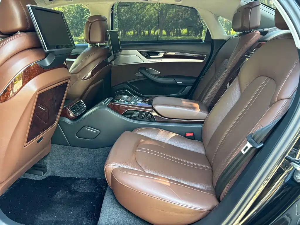 Audi A8 — миниатюра 9