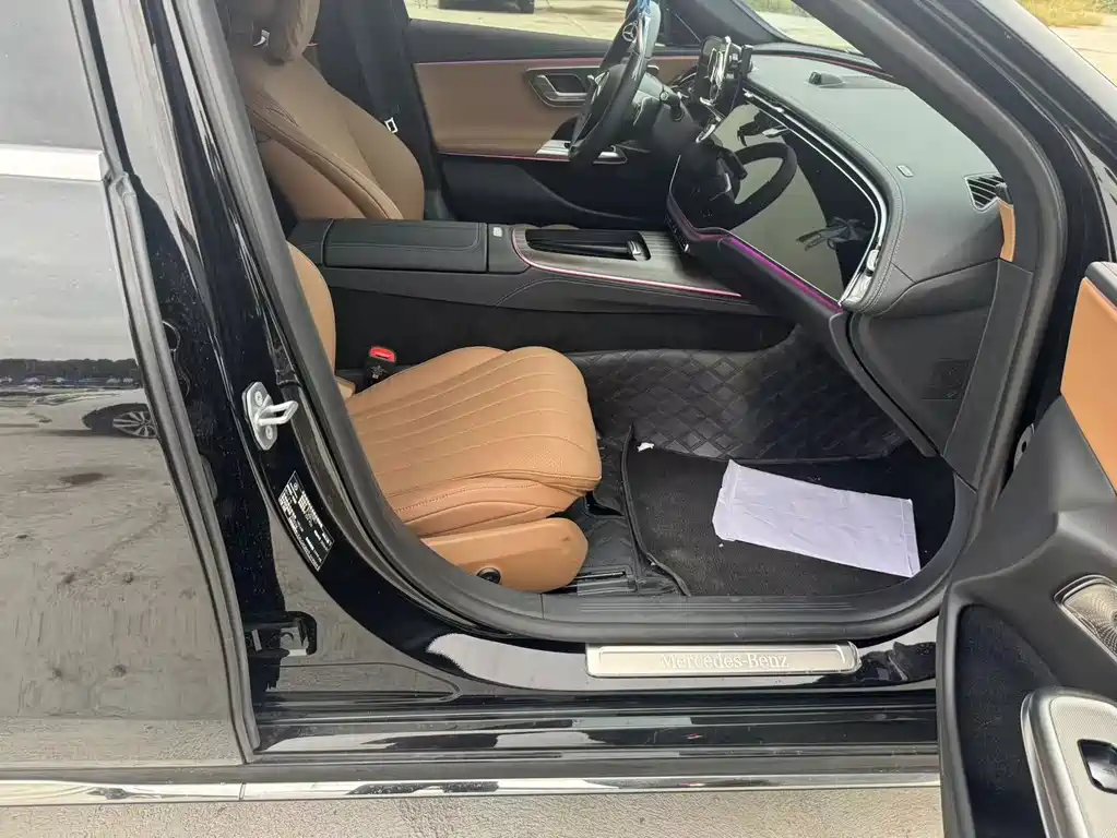 Mercedes-Benz E-Class — миниатюра 3