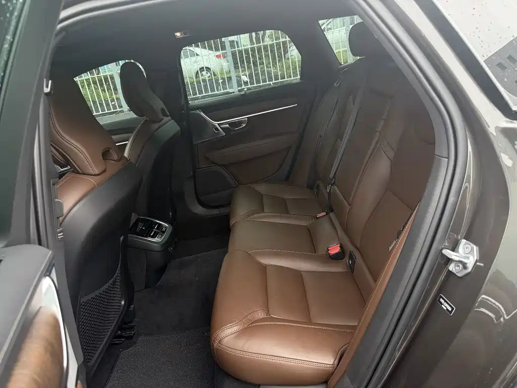Volvo V90 — миниатюра 10