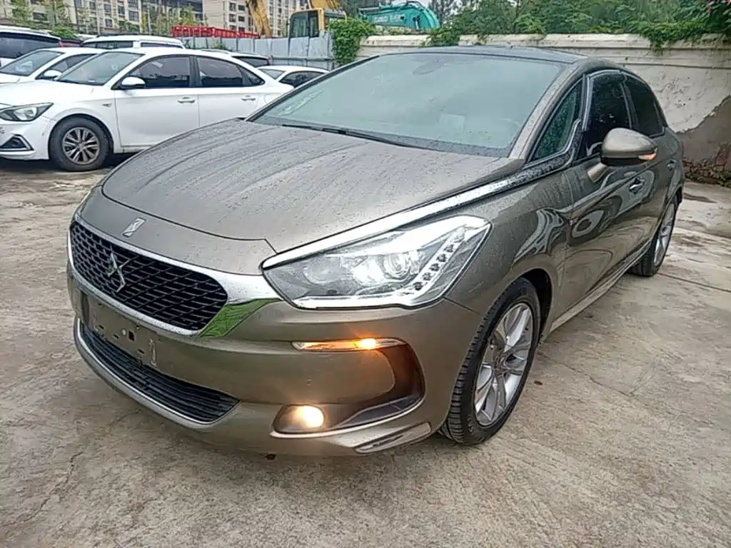 DS DS 5 — миниатюра 2