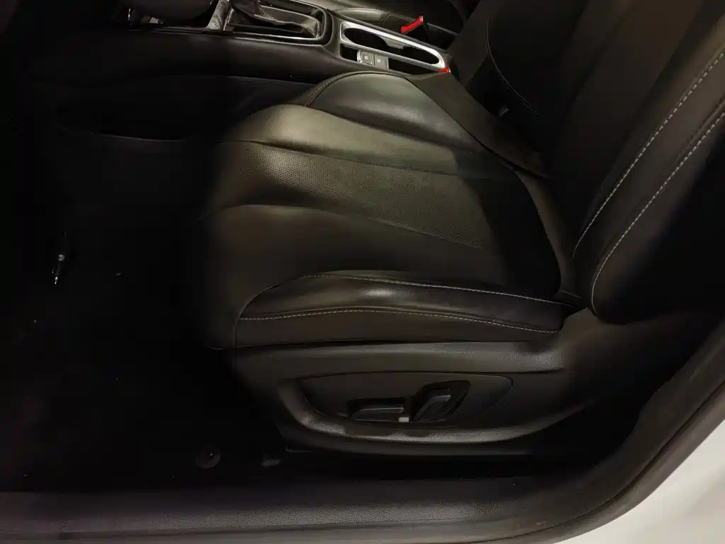 Roewe i5 — миниатюра 20