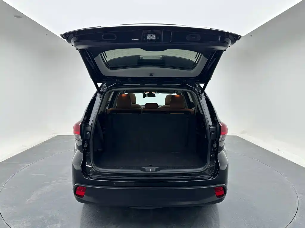 Toyota Highlander — миниатюра 24