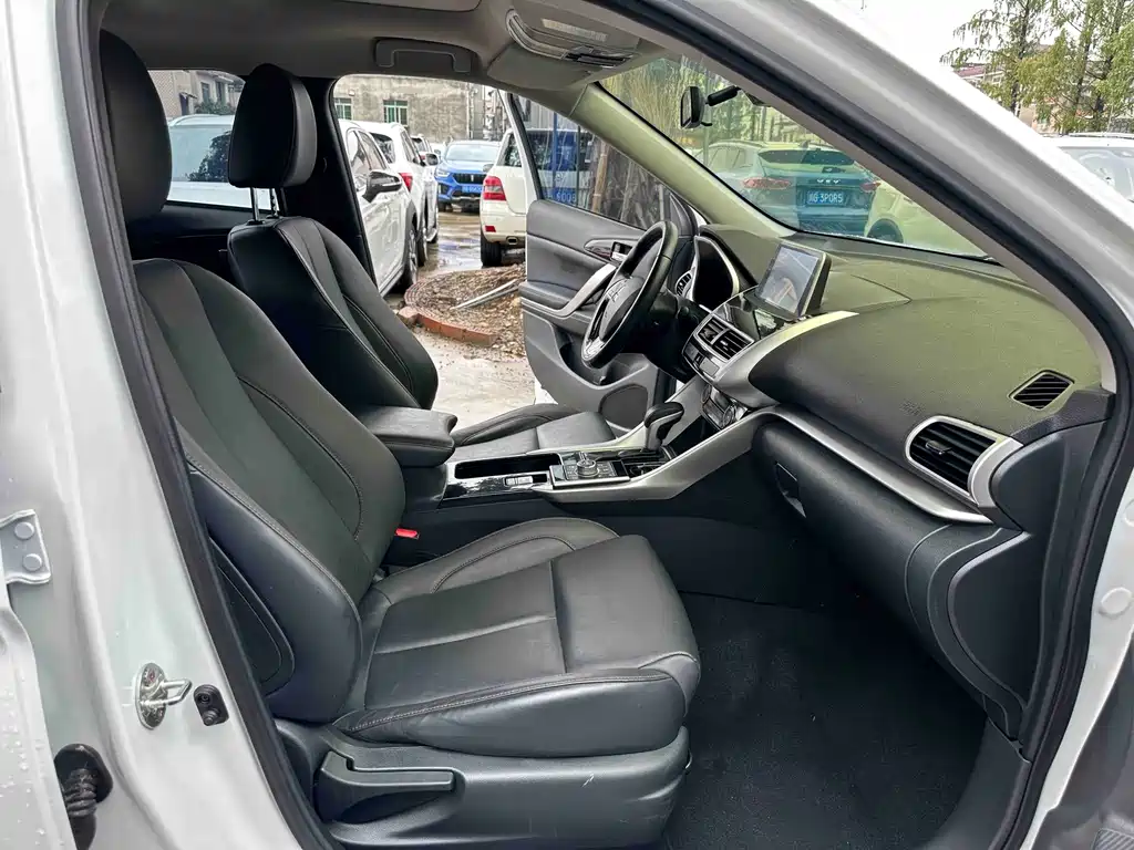 Mitsubishi Eclipse Cross — миниатюра 6