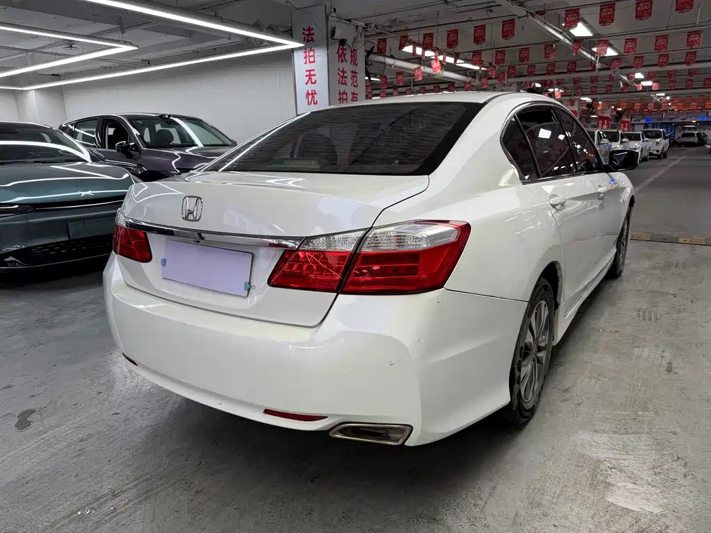 Honda Accord — миниатюра 11