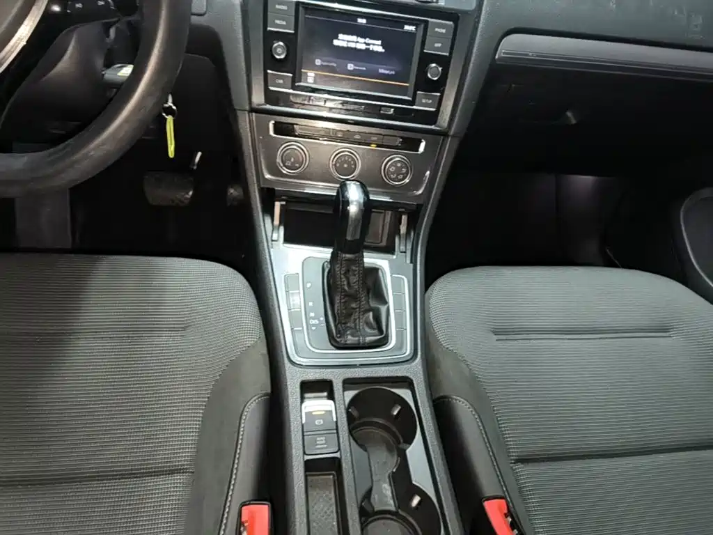 Volkswagen Golf — миниатюра 14