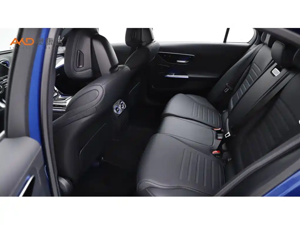 Mercedes-Benz C-Class — миниатюра 7