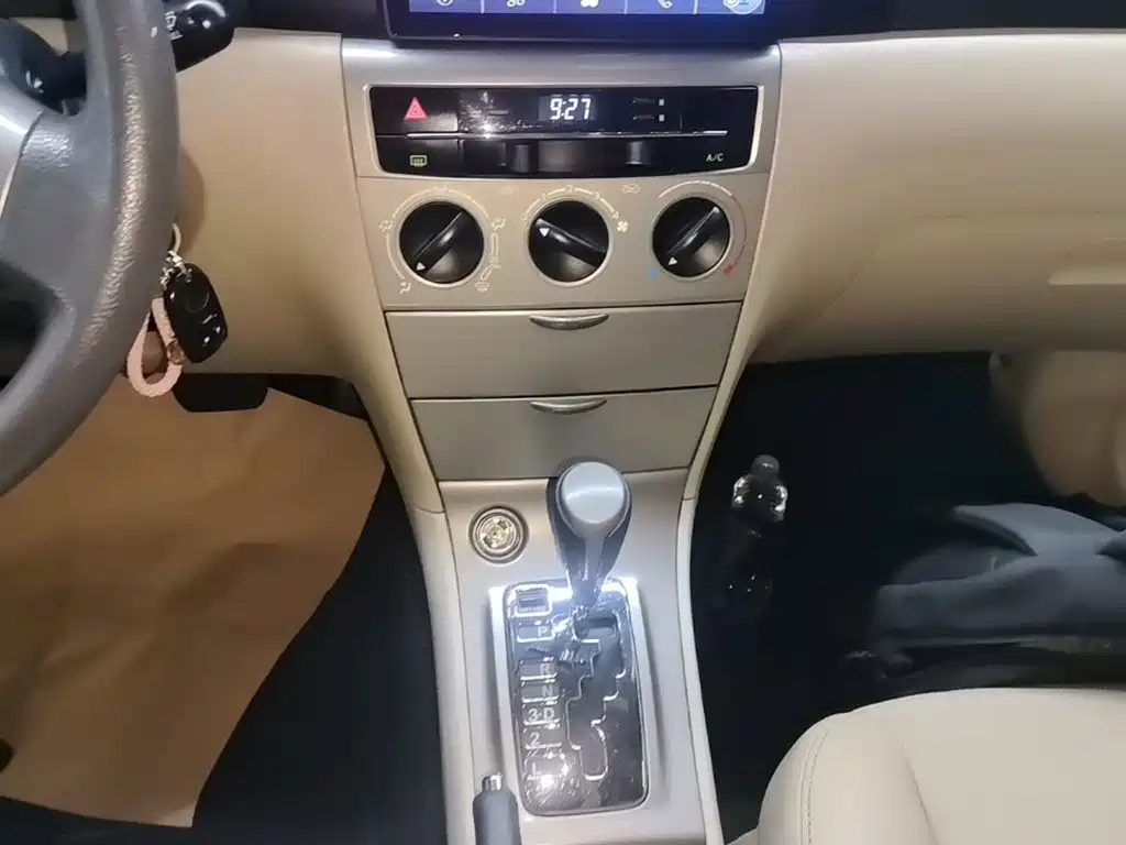Toyota Corolla — миниатюра 14