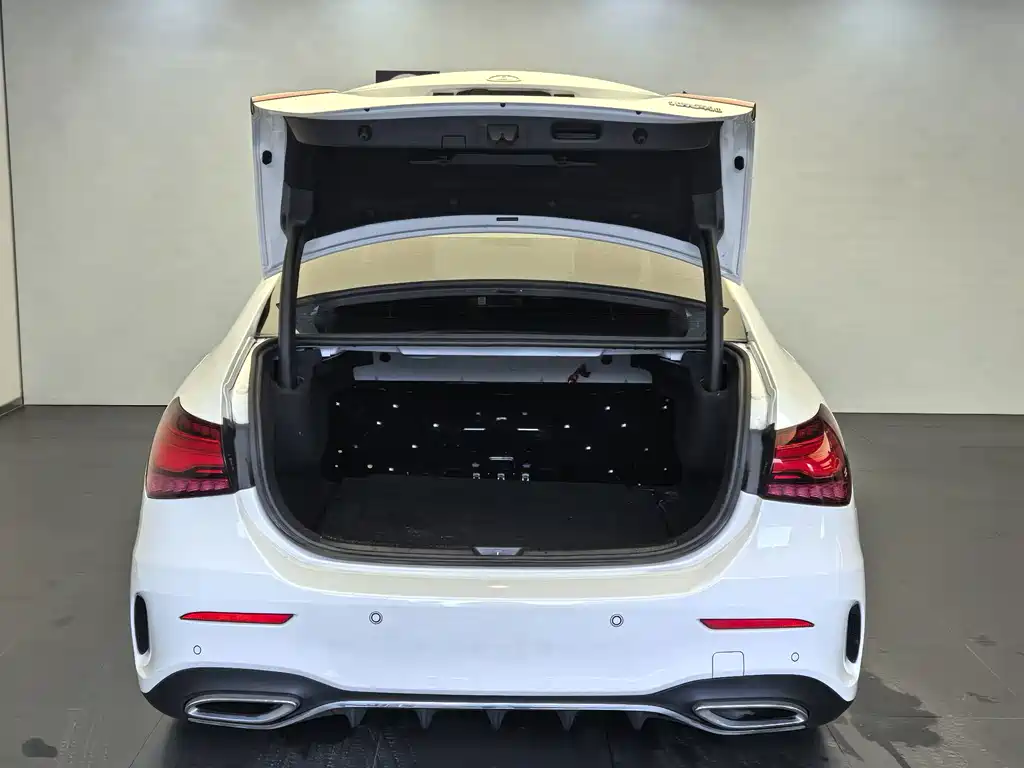 Mercedes-Benz A-Class — миниатюра 7