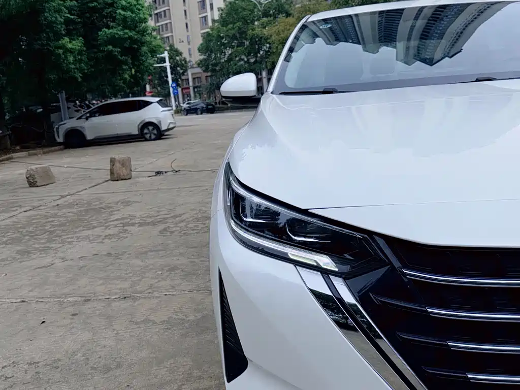 Nissan Sylphy — миниатюра 8