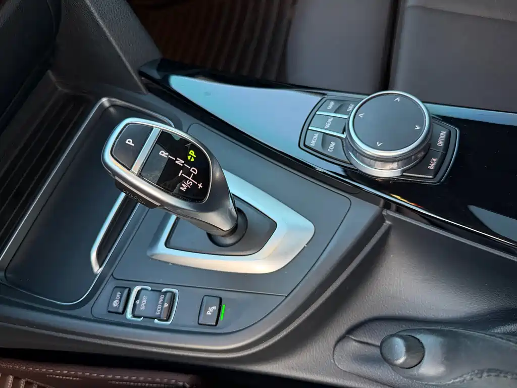 BMW 3 Series — миниатюра 13