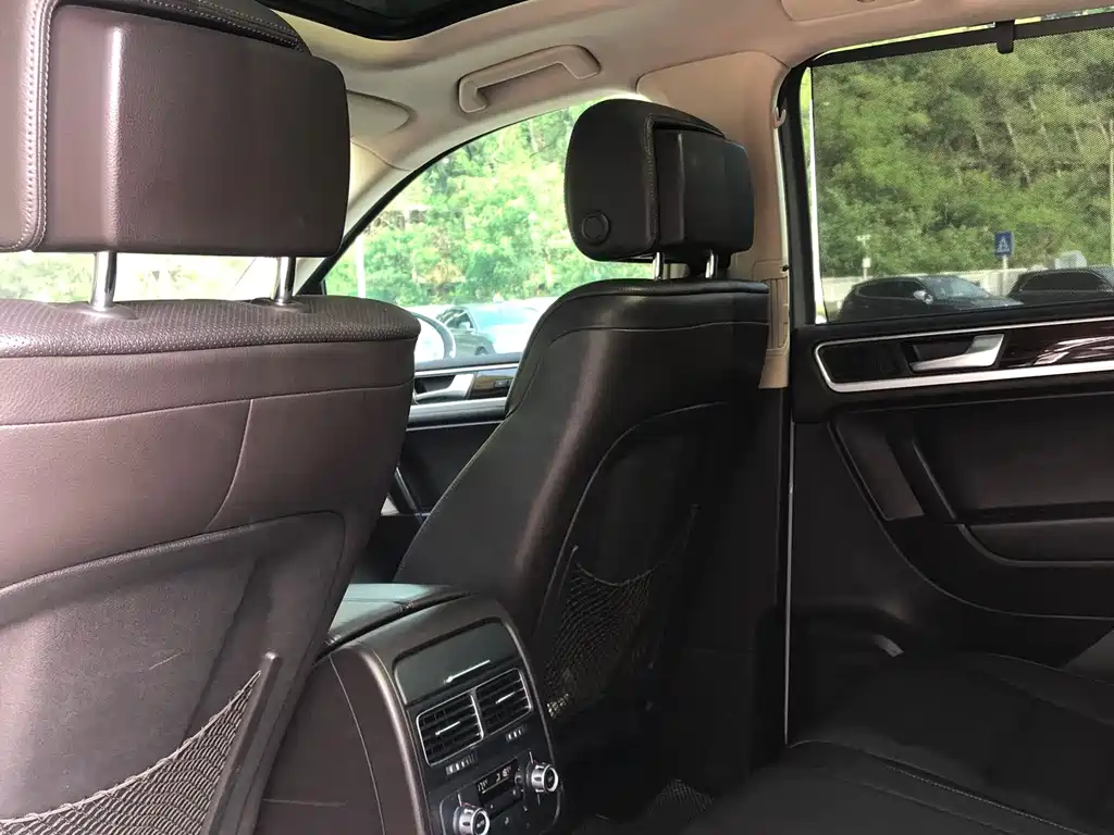 Volkswagen Touareg — миниатюра 10