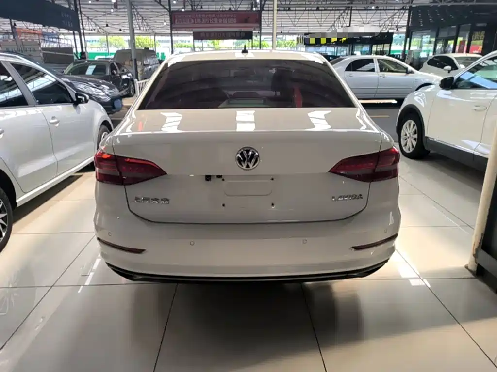 Volkswagen Lavida — миниатюра 6