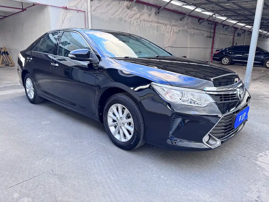 Toyota Camry — миниатюра 3