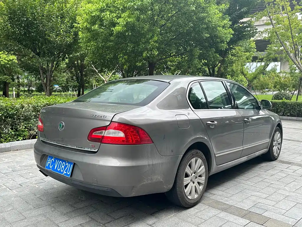 Skoda Superb — миниатюра 11