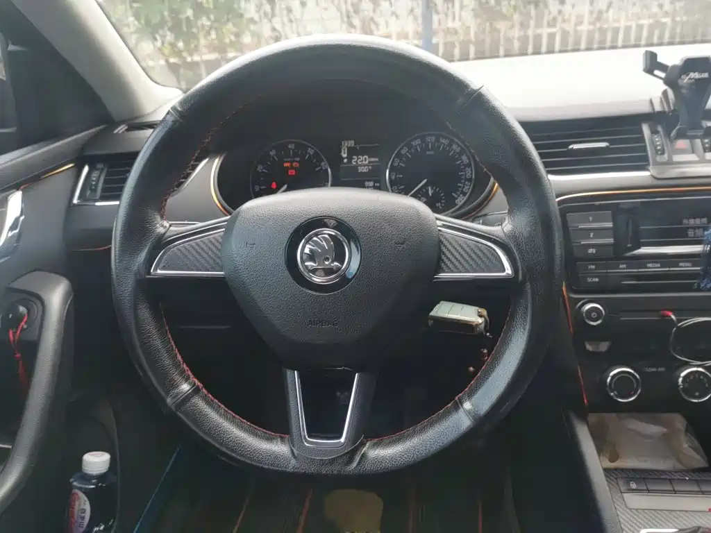 Skoda Octavia — миниатюра 3