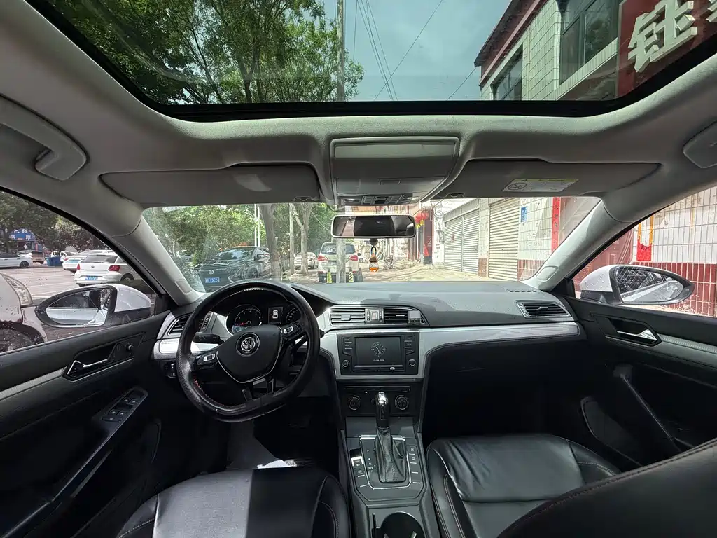 Volkswagen Lamando 2018 230TSI DSG