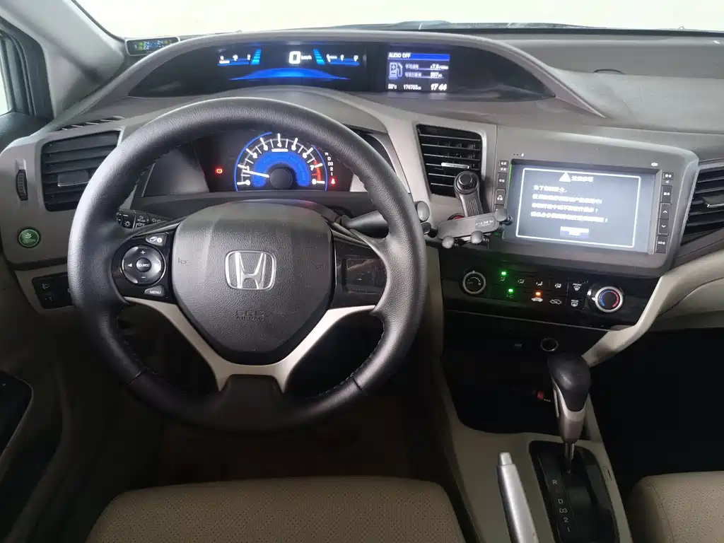 Honda Civic — миниатюра 13