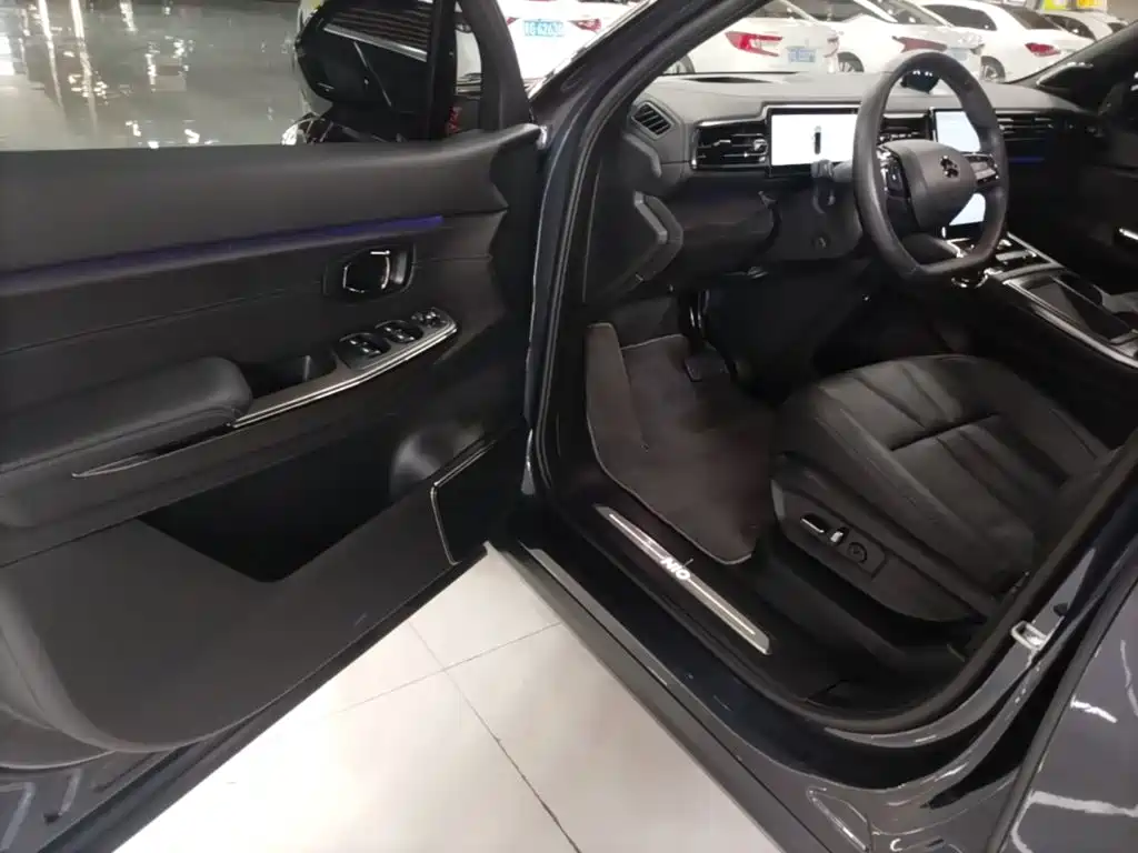 NIO ES8 — миниатюра 16