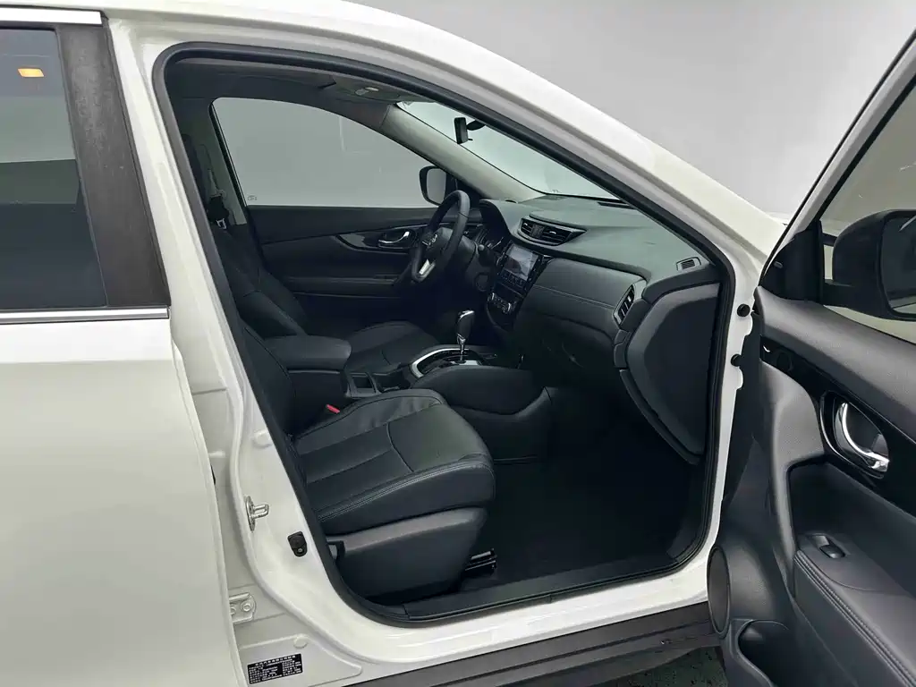 Nissan X-Trail — миниатюра 7
