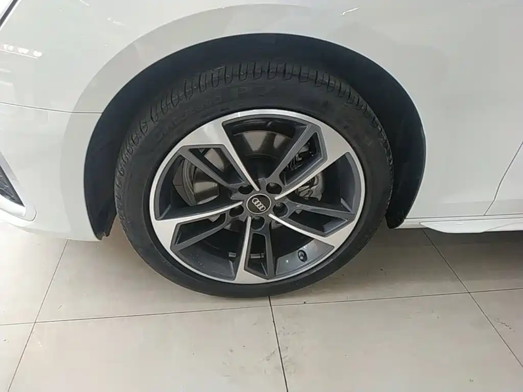 Audi A4L — миниатюра 23