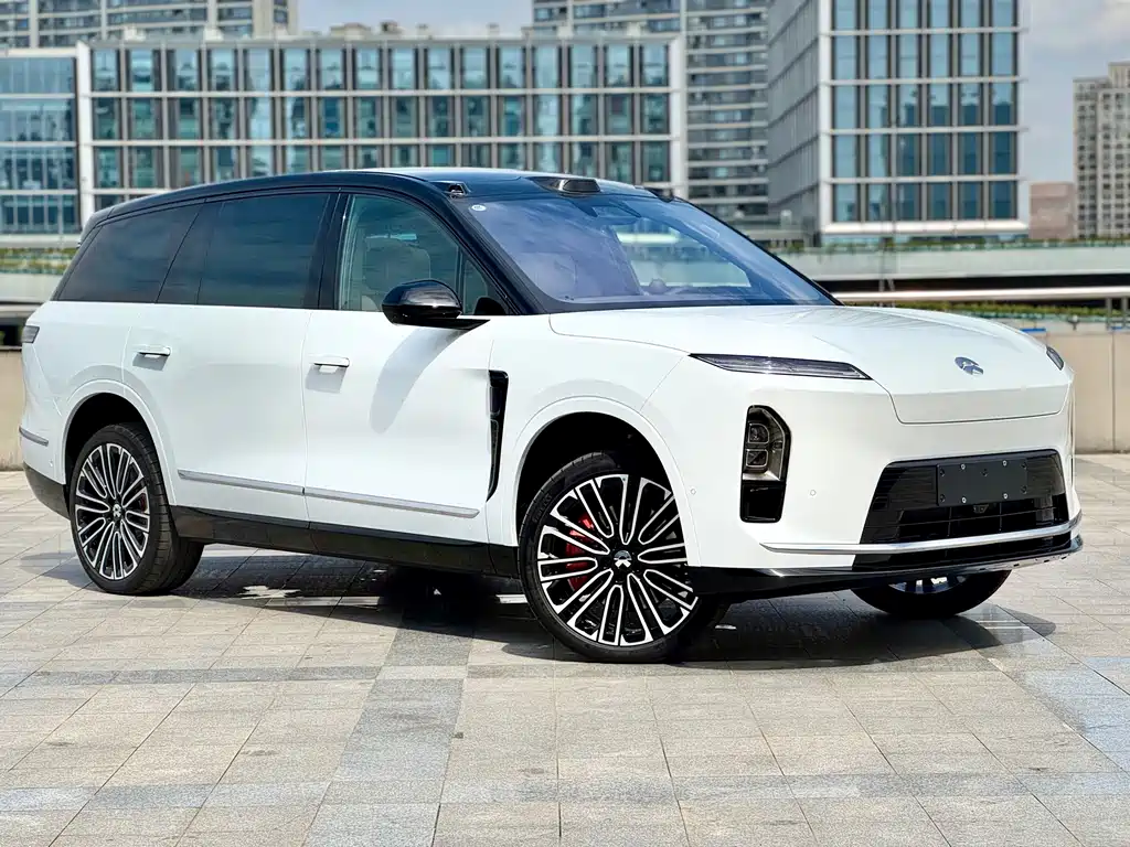 NIO ES8