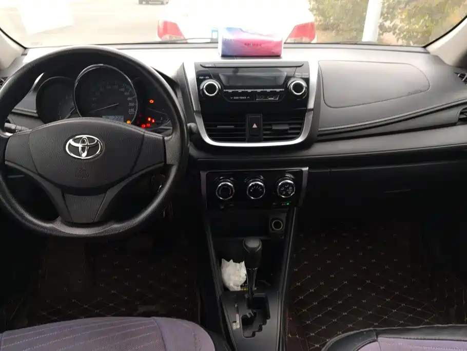 Toyota Yaris L — миниатюра 12
